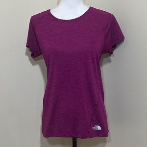 The north face || Woman’s T shirt size Medium